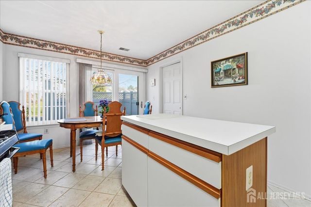 11 Letts Court, Sayreville, NJ 08872