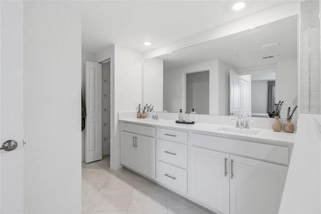 19235 CHERRYSTONE WAY 104, Lakewood Ranch, FL 34211