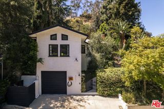 8421 Kirkwood Drive, Los Angeles, CA 90046