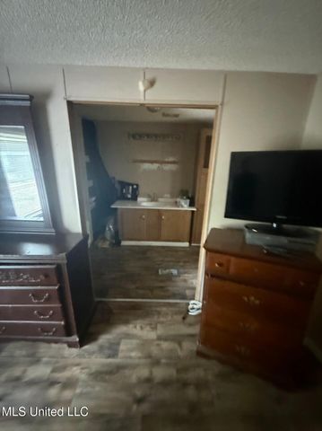 60 Pr 5007, Como, MS 38619