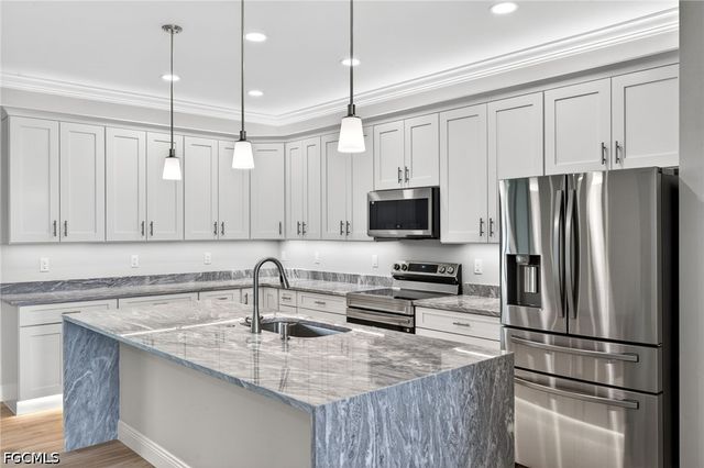 1912 NW 24th TER, Cape Coral, FL 33993