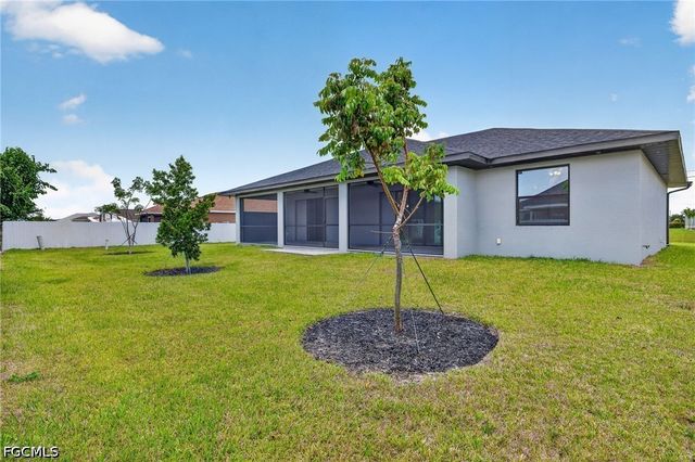 1912 NW 24th TER, Cape Coral, FL 33993