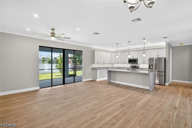 1912 NW 24th TER, Cape Coral, FL 33993
