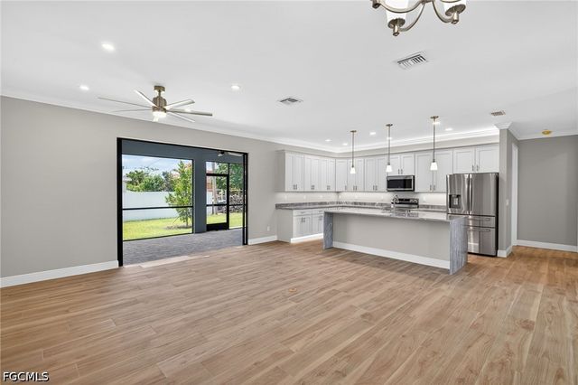 1912 NW 24th TER, Cape Coral, FL 33993