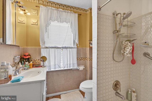 335 S 6TH ST, Darby, PA 19023
