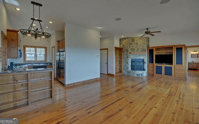 990 Hickory Nut Mountain, Tallulah Falls, GA 30573