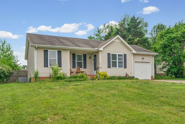 3220 N Senseney Cir, Clarksville, TN 37042