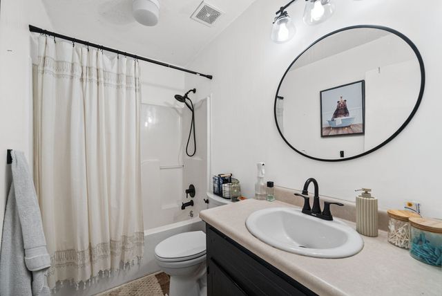 3220 N Senseney Cir, Clarksville, TN 37042