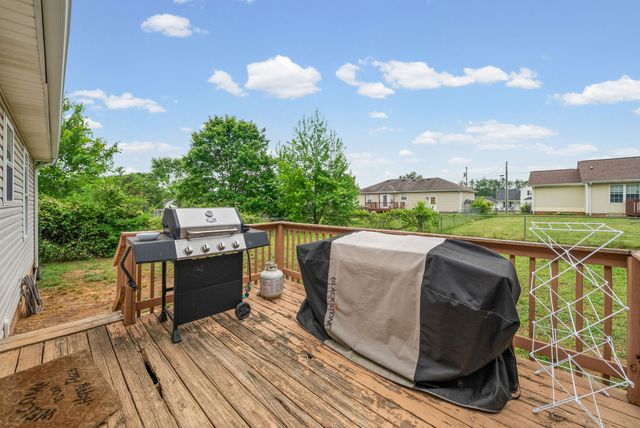 3220 N Senseney Cir, Clarksville, TN 37042