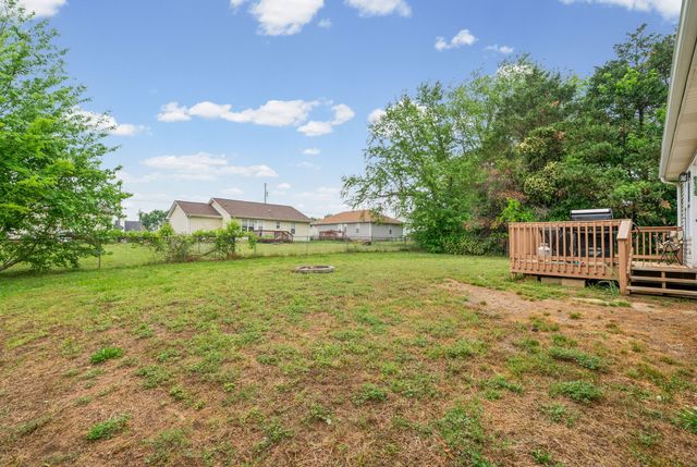 3220 N Senseney Cir, Clarksville, TN 37042