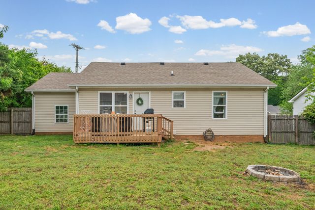 3220 N Senseney Cir, Clarksville, TN 37042