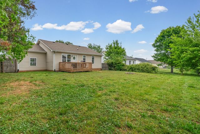 3220 N Senseney Cir, Clarksville, TN 37042