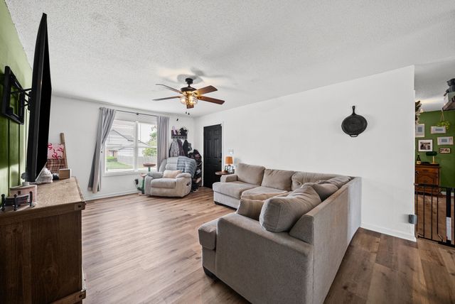 3220 N Senseney Cir, Clarksville, TN 37042