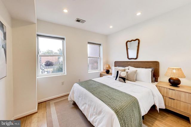 704 RHODE ISLAND AVE NW, Washington, DC 20001