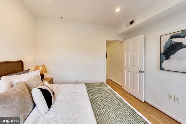 704 RHODE ISLAND AVE NW, Washington, DC 20001