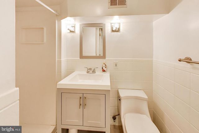 704 RHODE ISLAND AVE NW, Washington, DC 20001