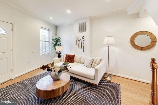 704 RHODE ISLAND AVE NW, Washington, DC 20001