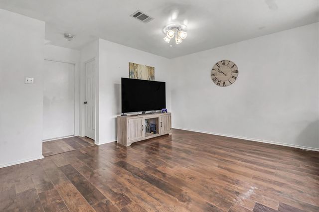 2129 Jester Farms RD, Round Rock, TX 78664