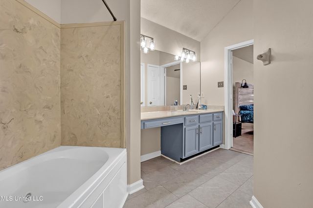 6108 Kingsview Drive, Horn Lake, MS 38637