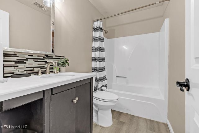 6108 Kingsview Drive, Horn Lake, MS 38637