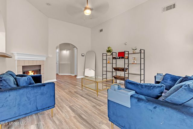 6108 Kingsview Drive, Horn Lake, MS 38637