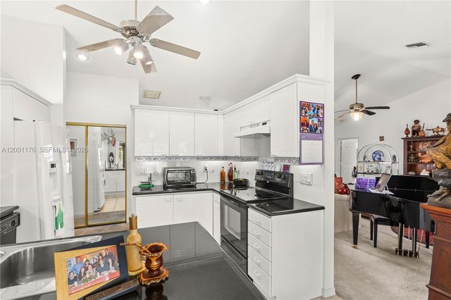 287 NW 37th Way, Deerfield Beach, FL 33442