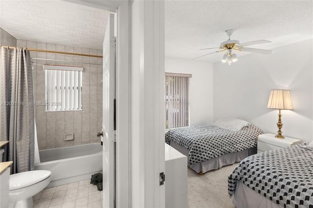 287 NW 37th Way, Deerfield Beach, FL 33442