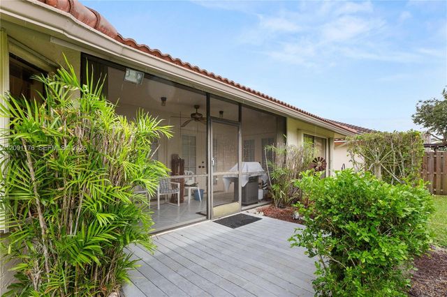 287 NW 37th Way, Deerfield Beach, FL 33442