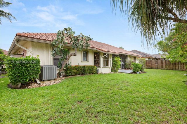 287 NW 37th Way, Deerfield Beach, FL 33442