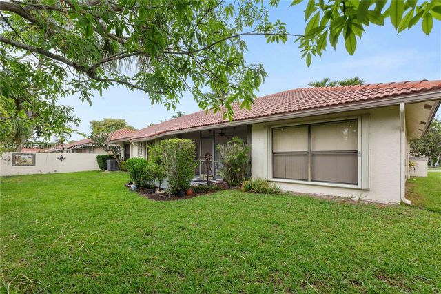 287 NW 37th Way, Deerfield Beach, FL 33442