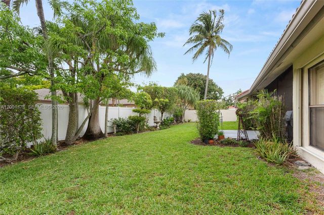 287 NW 37th Way, Deerfield Beach, FL 33442