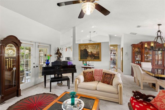 287 NW 37th Way, Deerfield Beach, FL 33442