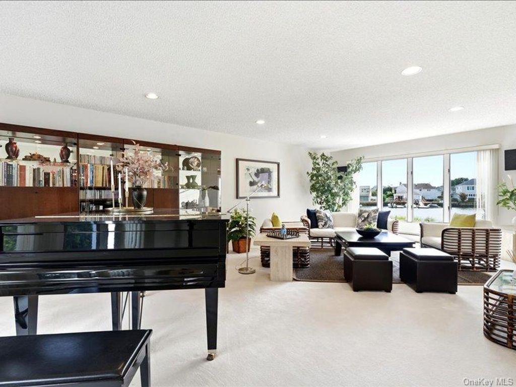 211 Whitewood Drive, Massapequa Park, NY 11762 — photo 5