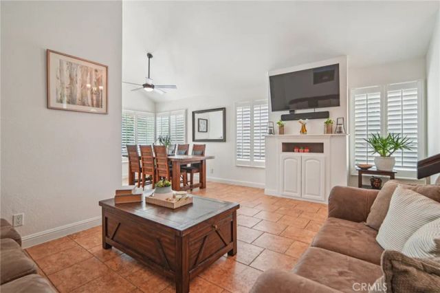 4 Via Joaquin, Rancho Santa Margarita, CA 92688