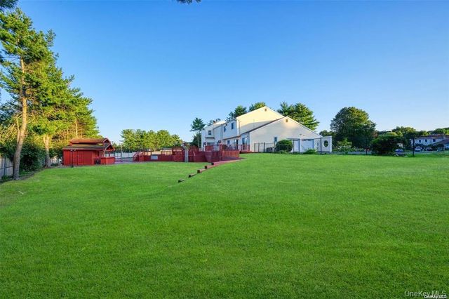 4 Jester Court, Dix Hills, NY 11746
