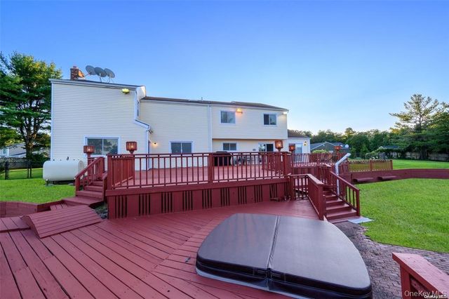 4 Jester Court, Dix Hills, NY 11746