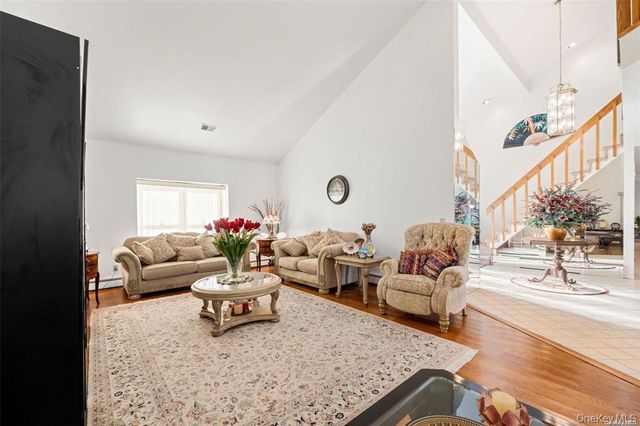 4 Jester Court, Dix Hills, NY 11746