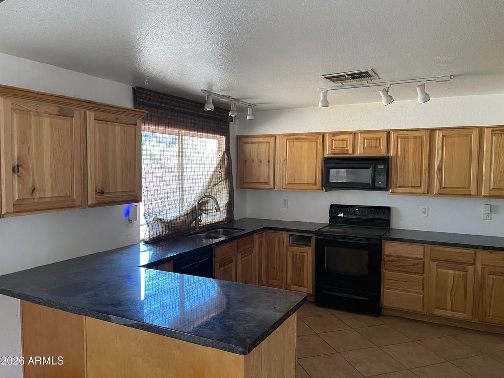 718 W STRAFORD Drive, Chandler, AZ 85225 — photo 2