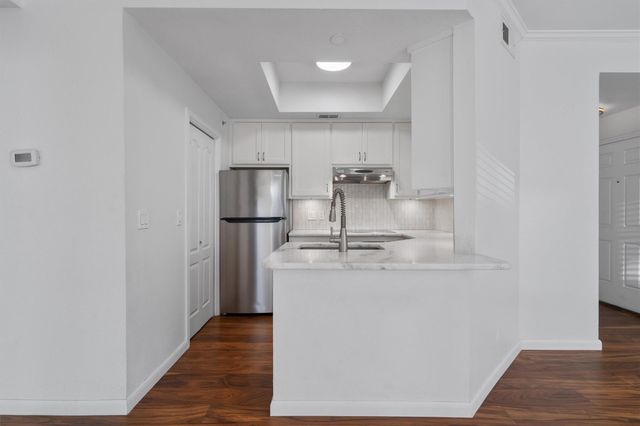 6000 Shepherd Mountain CV 1001, Austin, TX 78730