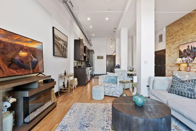 150 Portland Avenue 304, Minneapolis, MN 55401