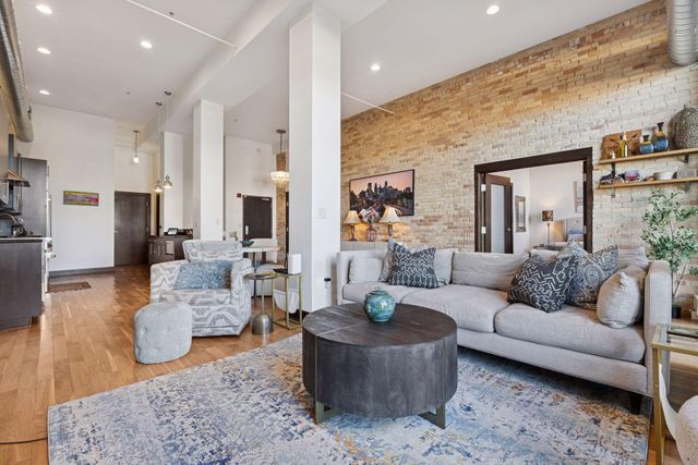 150 Portland Avenue 304, Minneapolis, MN 55401