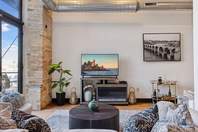 150 Portland Avenue 304, Minneapolis, MN 55401