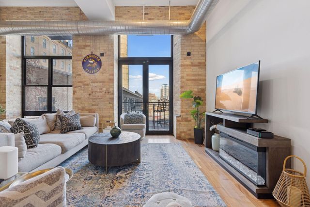 150 Portland Avenue 304, Minneapolis, MN 55401