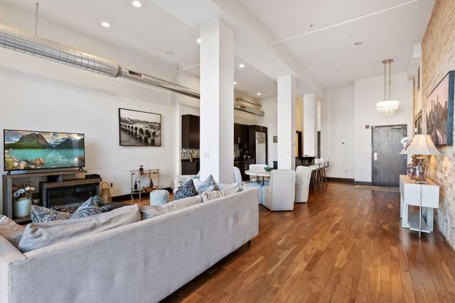 150 Portland Avenue 304, Minneapolis, MN 55401