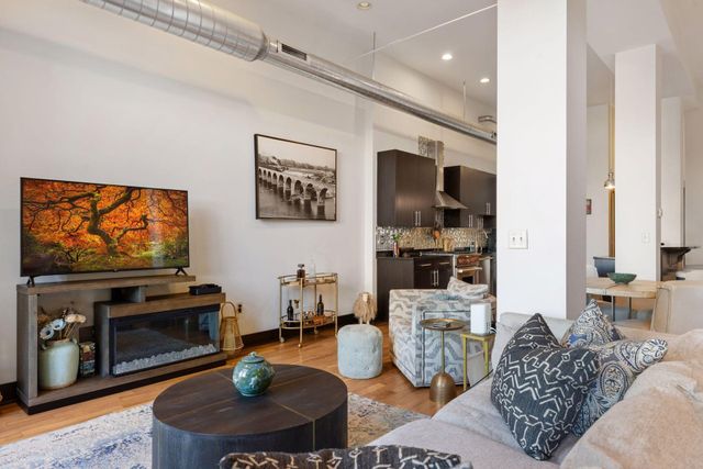 150 Portland Avenue 304, Minneapolis, MN 55401