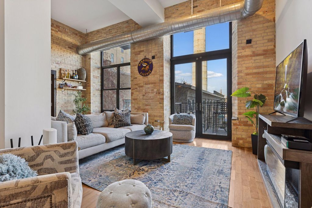 150 Portland Avenue 304, Minneapolis, MN 55401