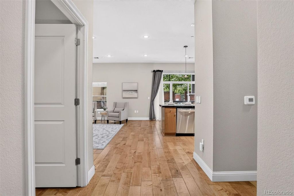 Image 3 of property listing at 5401 S Park Terrace Avenue 103C, Greenwood Village, CO 80111