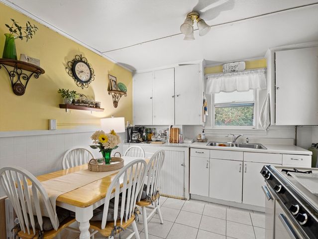 119 West St, Leominster, MA 01453