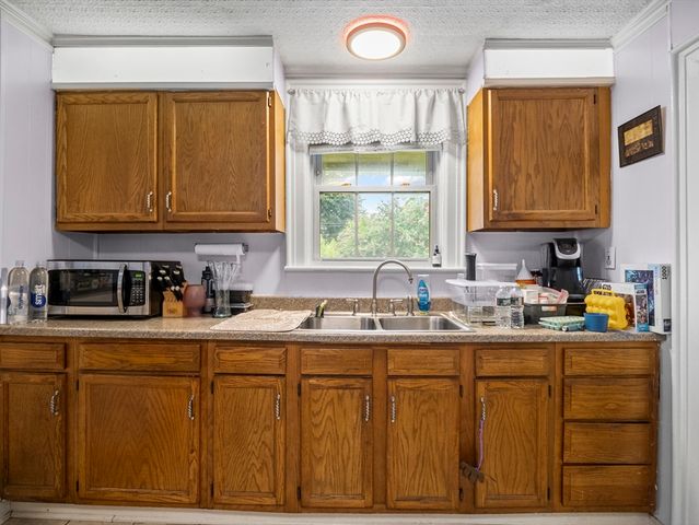 119 West St, Leominster, MA 01453