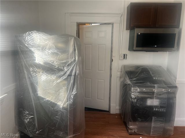 14208 Kingsford Avenue, Cleveland, OH 44128